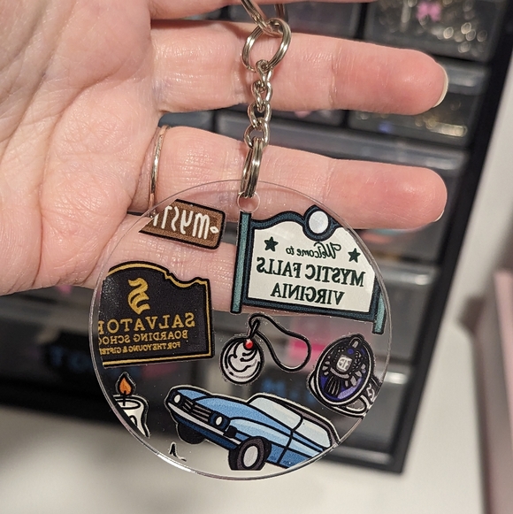 Vampire Diaries Mystic Falls Keychain New! - Picture 3 of 4